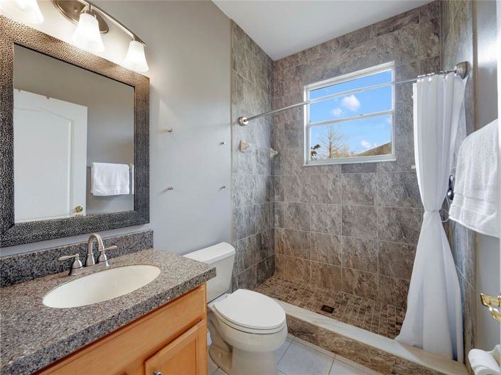 Image No.18-5 Bed House for sale