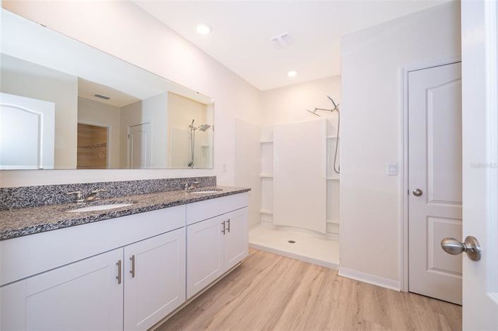 Image No.11-4 Bed House for sale