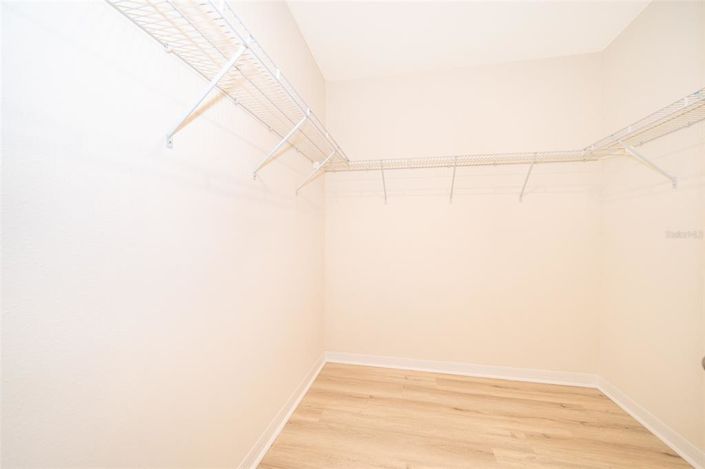 Image No.12-4 Bed House for sale