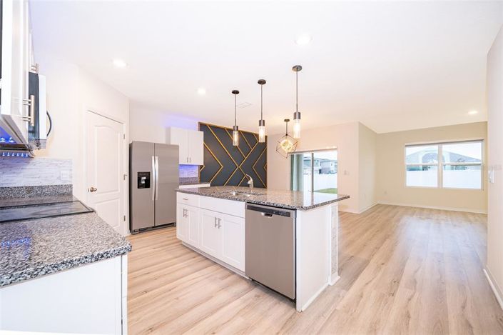 Image No.13-4 Bed House for sale