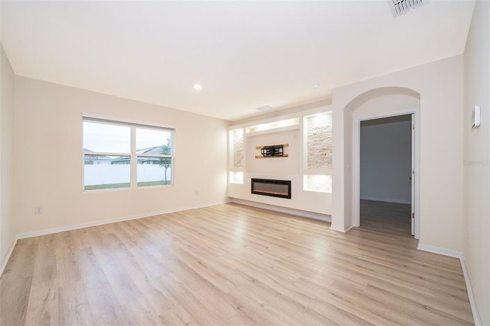 Image No.18-4 Bed House for sale