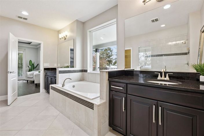 Image No.24-5 Bed House for sale