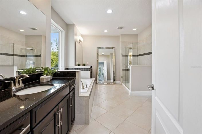 Image No.25-5 Bed House for sale