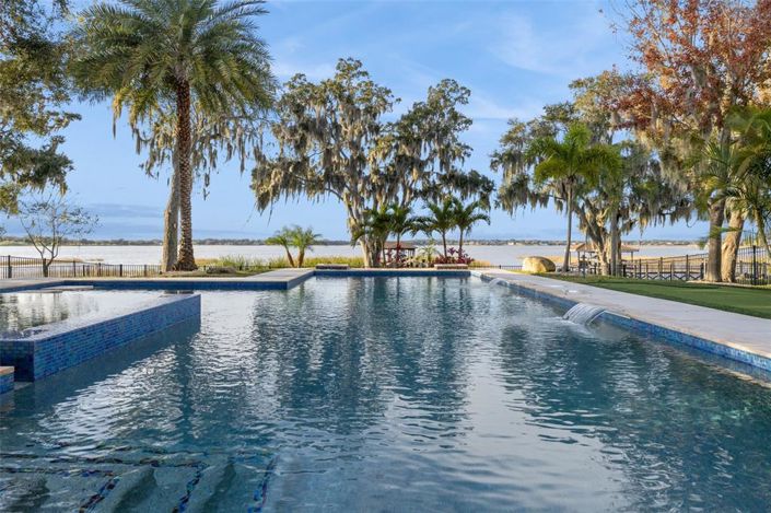 Image No.56-5 Bed House for sale