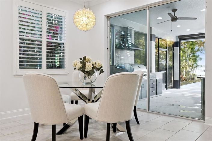 Image No.9-5 Bed House for sale