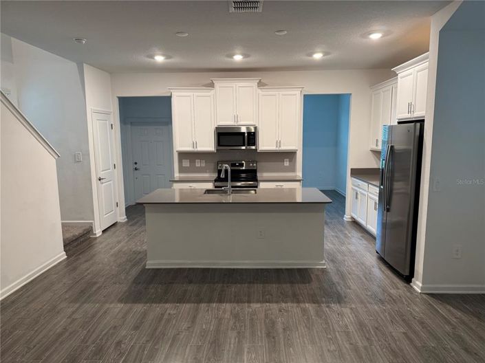 Image No.2-4 Bed House for sale