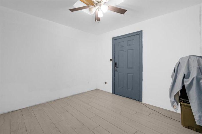 Image No.8-3 Bed House for sale