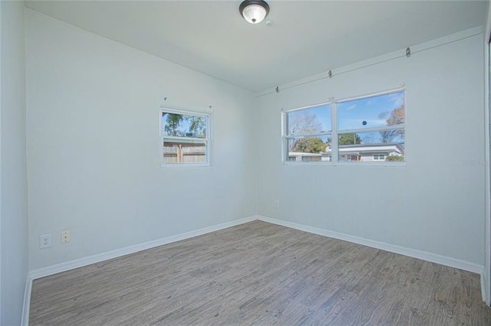 Image No.11-3 Bed House for sale