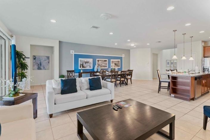 Image No.10-8 Bed House for sale