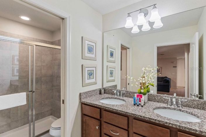 Image No.34-8 Bed House for sale