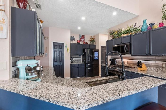 Image No.27-7 Bed House for sale