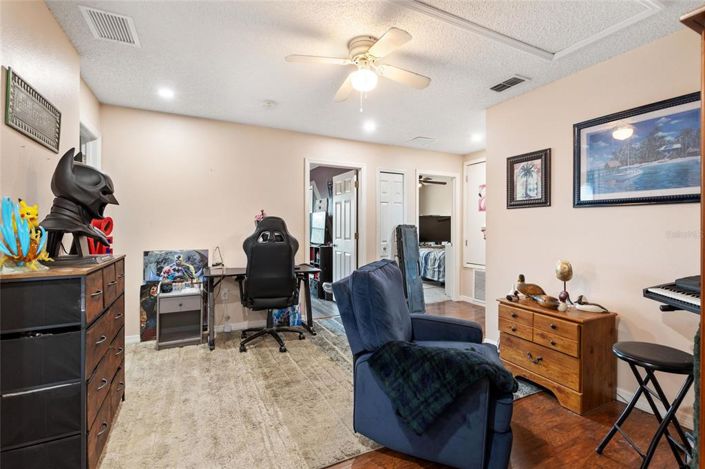 Image No.38-7 Bed House for sale