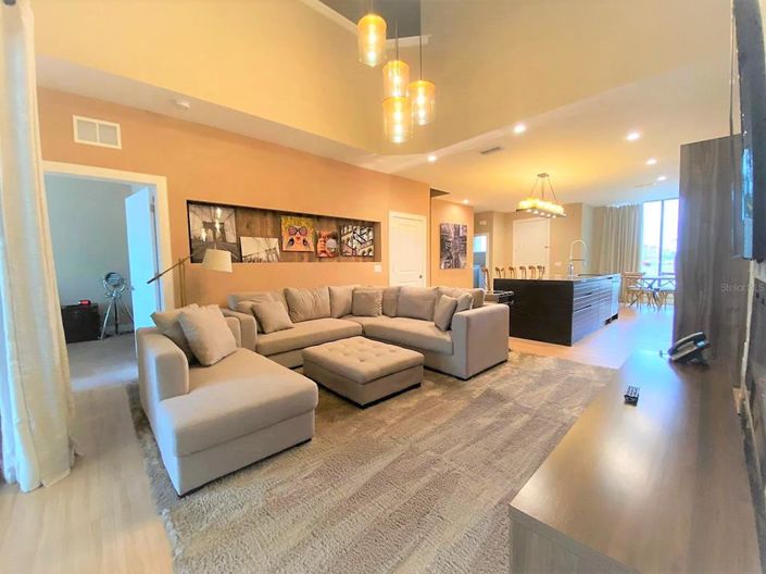 Image No.10-4 Bed Townhouse for sale