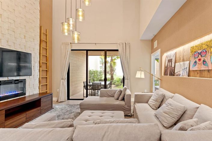 Image No.12-4 Bed Townhouse for sale