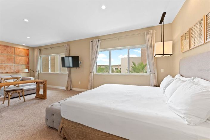 Image No.15-4 Bed Townhouse for sale