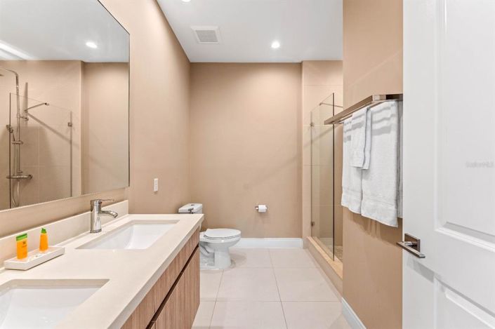 Image No.20-4 Bed Townhouse for sale