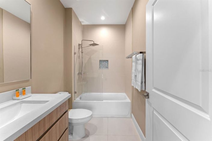 Image No.24-4 Bed Townhouse for sale