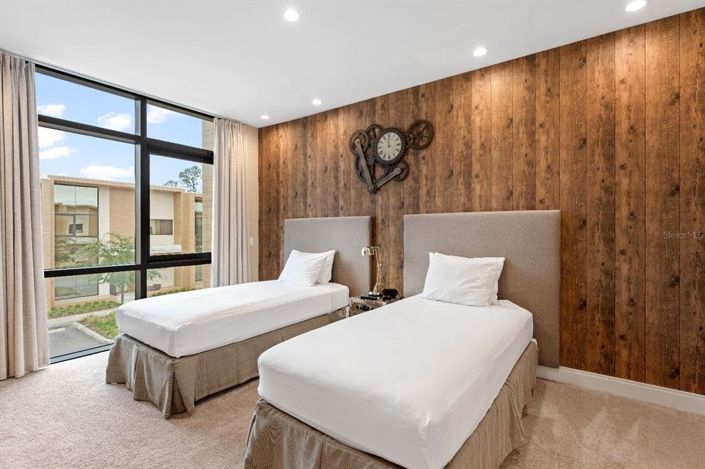 Image No.26-4 Bed Townhouse for sale