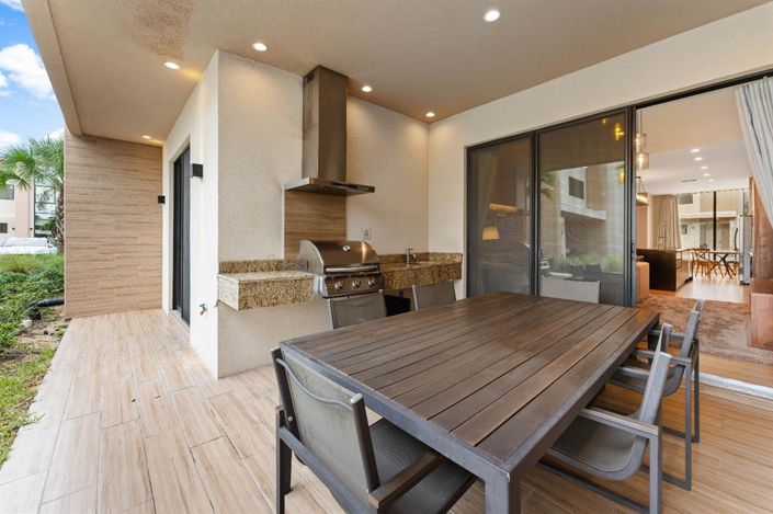 Image No.33-4 Bed Townhouse for sale