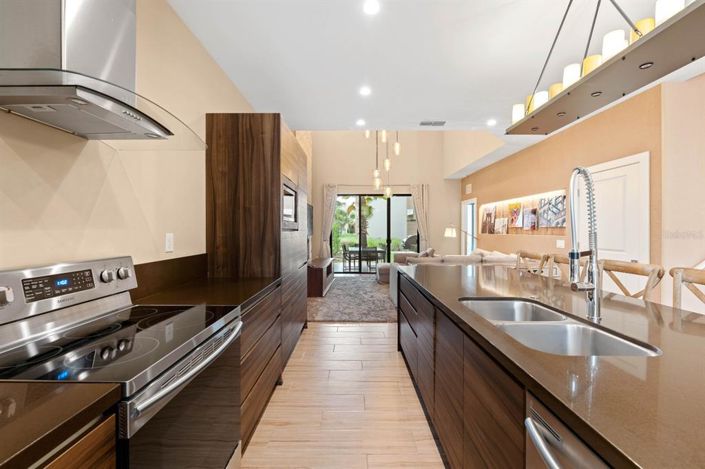 Image No.6-4 Bed Townhouse for sale