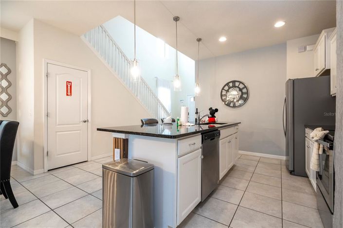 Image No.17-6 Bed House for sale