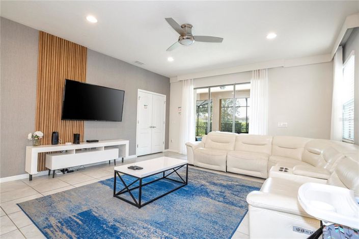 Image No.20-6 Bed House for sale