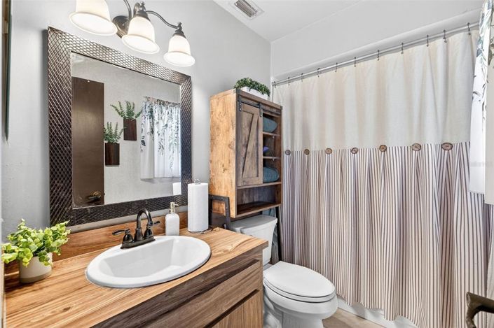 Image No.14-2 Bed House for sale