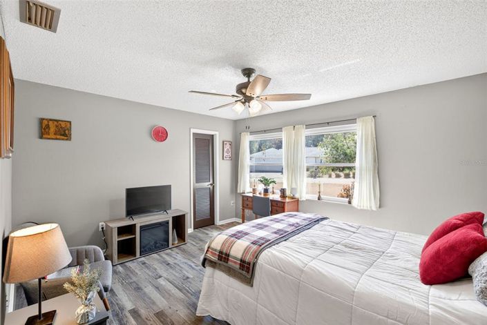 Image No.15-2 Bed House for sale