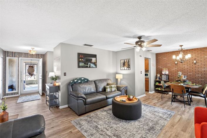 Image No.4-2 Bed House for sale