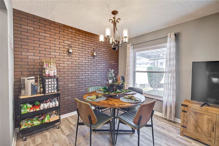 Image No.8-2 Bed House for sale