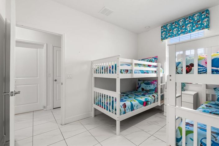 Image No.16-4 Bed Townhouse for sale