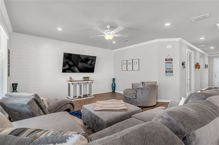 Image No.12-5 Bed House for sale