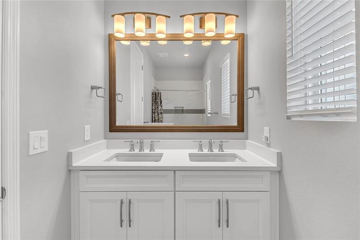 Image No.34-5 Bed House for sale