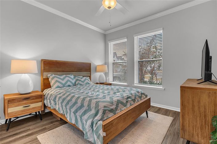 Image No.8-5 Bed House for sale