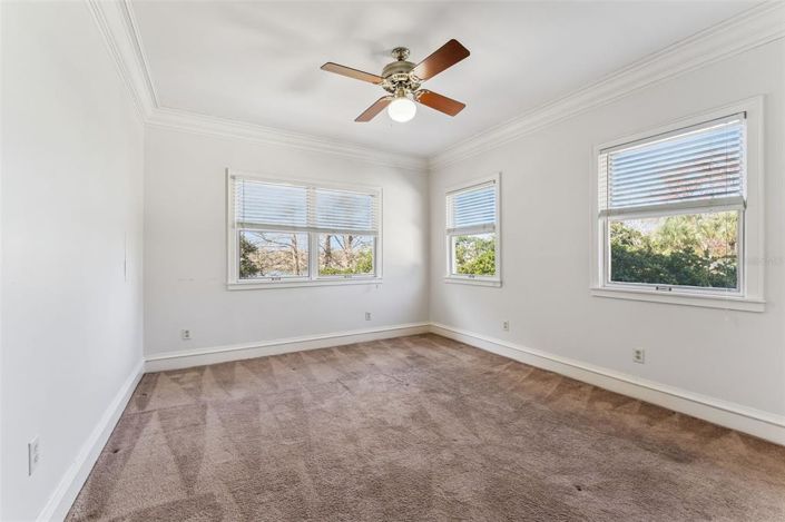 Image No.26-5 Bed House for sale