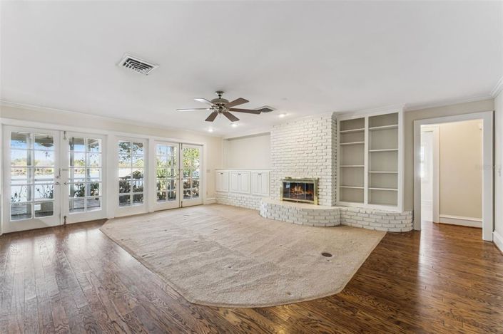 Image No.6-5 Bed House for sale