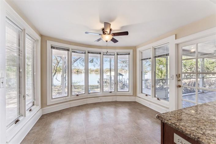 Image No.8-5 Bed House for sale