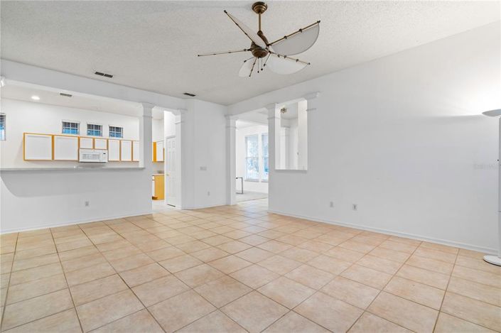 Image No.5-2 Bed House for sale