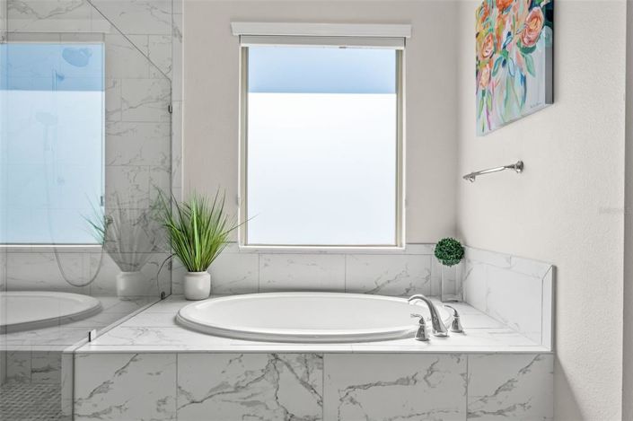 Image No.25-4 Bed House for sale