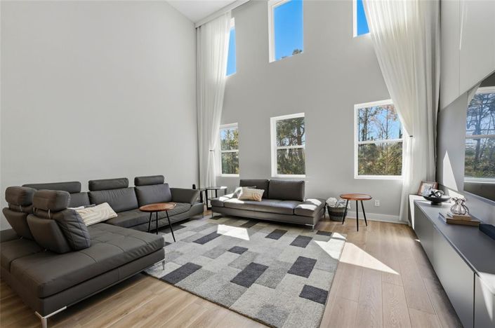 Image No.23-5 Bed House for sale