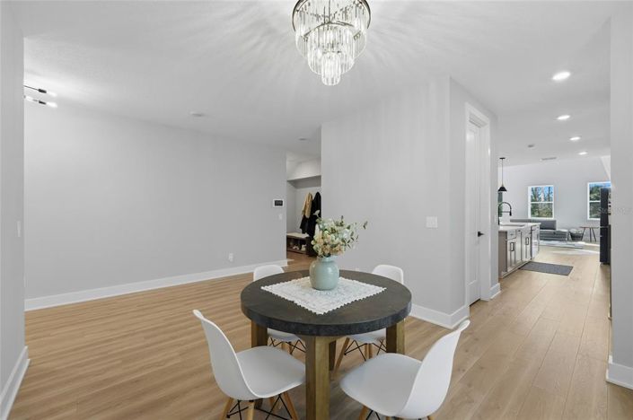 Image No.6-5 Bed House for sale