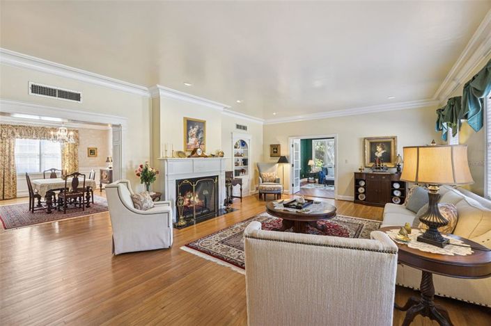 Image No.11-3 Bed House for sale