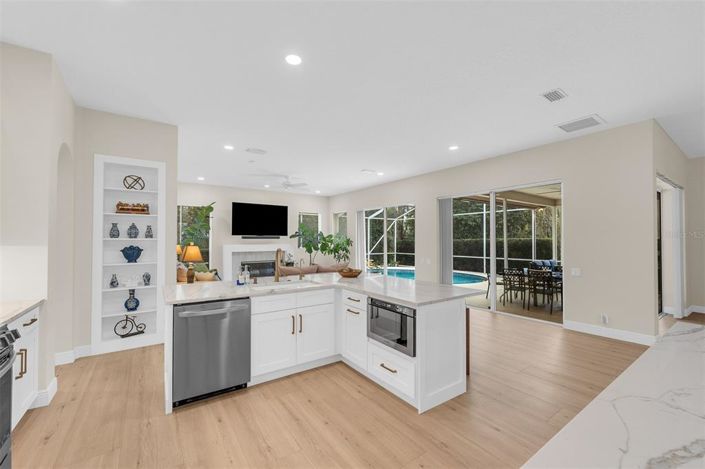 Image No.15-4 Bed House for sale