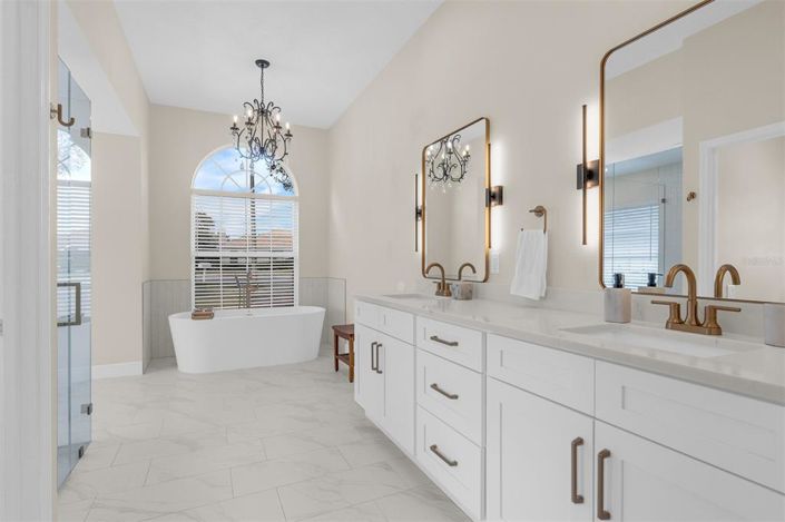 Image No.26-4 Bed House for sale