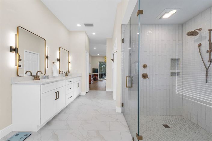 Image No.29-4 Bed House for sale