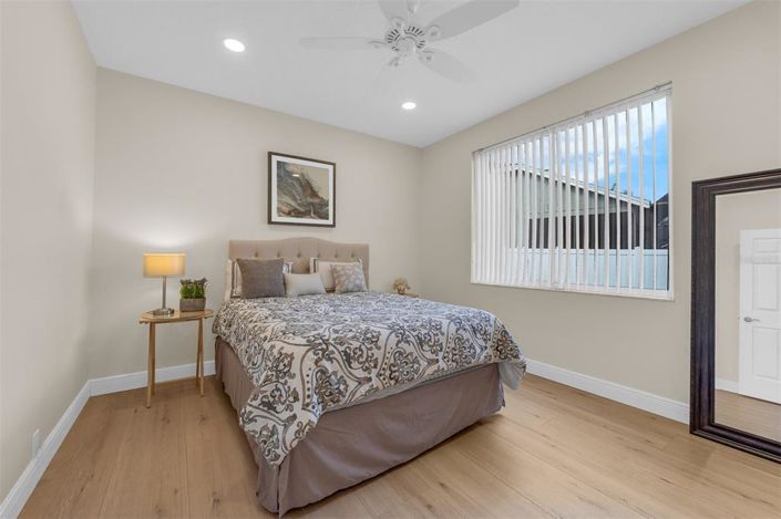 Image No.30-4 Bed House for sale