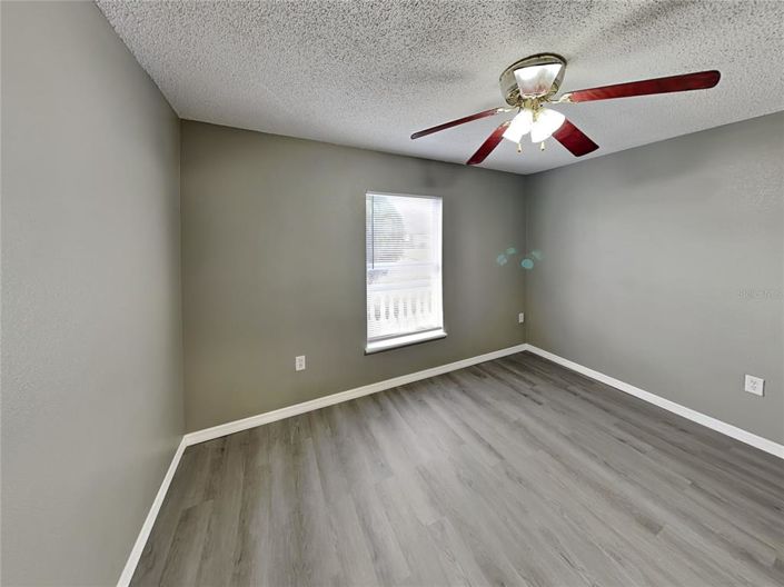 Image No.11-3 Bed House for sale