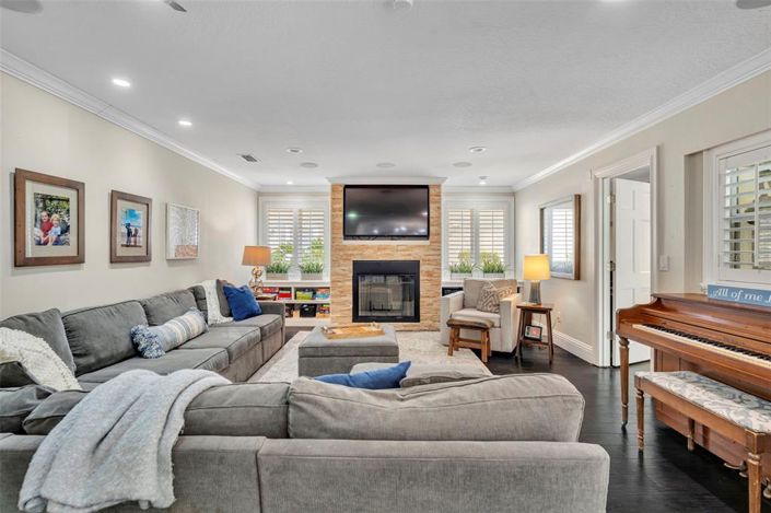 Image No.21-5 Bed House for sale