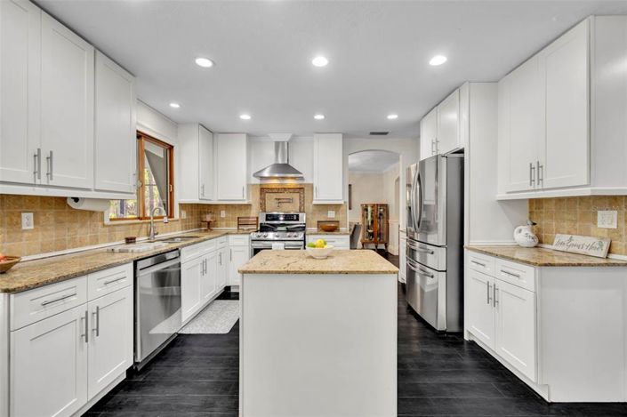 Image No.27-5 Bed House for sale