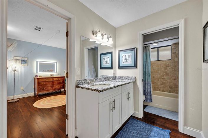 Image No.48-5 Bed House for sale